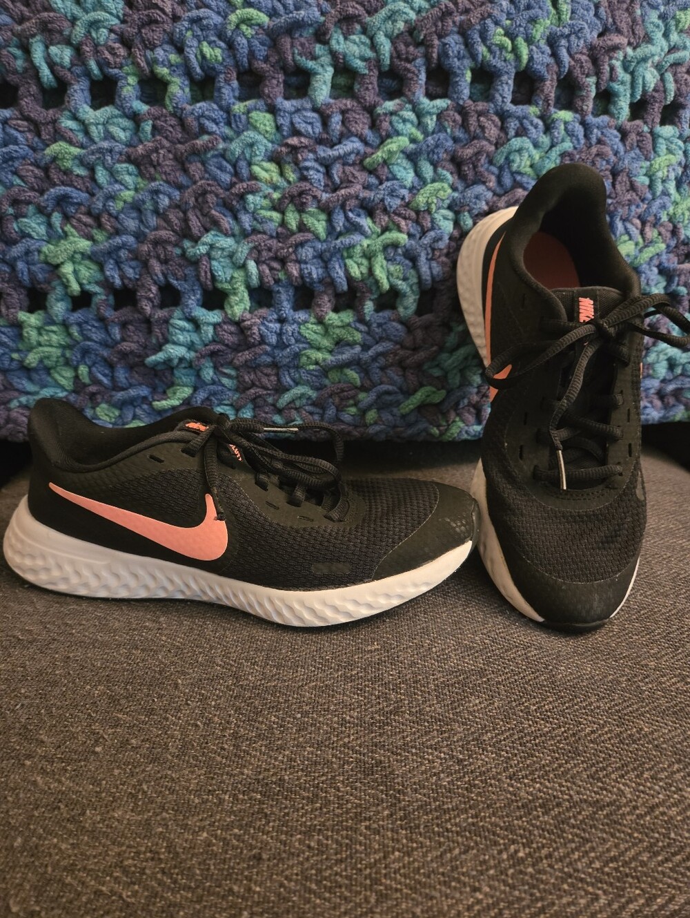 Girl's Nike Black And Pink Sneakers Size 4